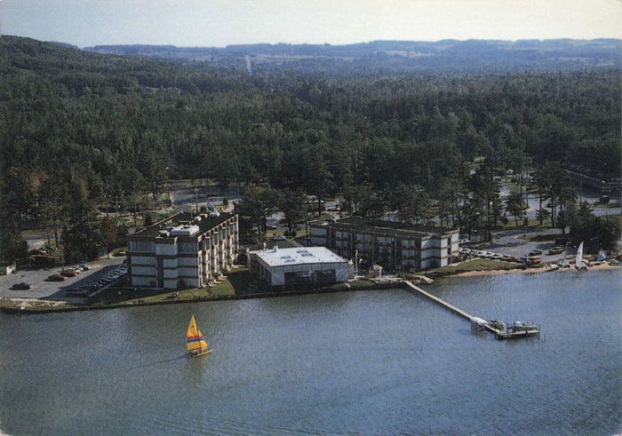 Bakers Acres Motel and Cottages (Waterfront Inn, Tamarack Lodge, Bakers Acres) - Waterfront Inn Postcard